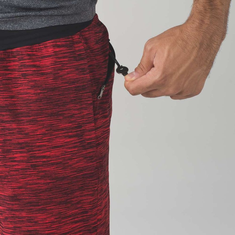 LULULEMON red Assert short - Picture 7 of 8